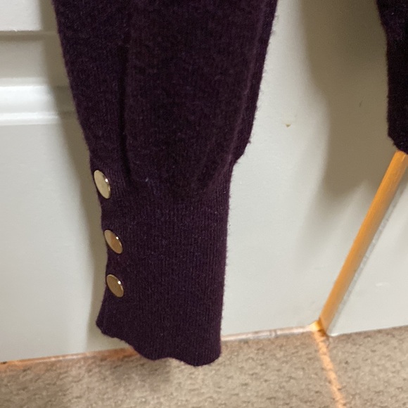 Wine colored turtleneck sweater - Picture 2 of 3